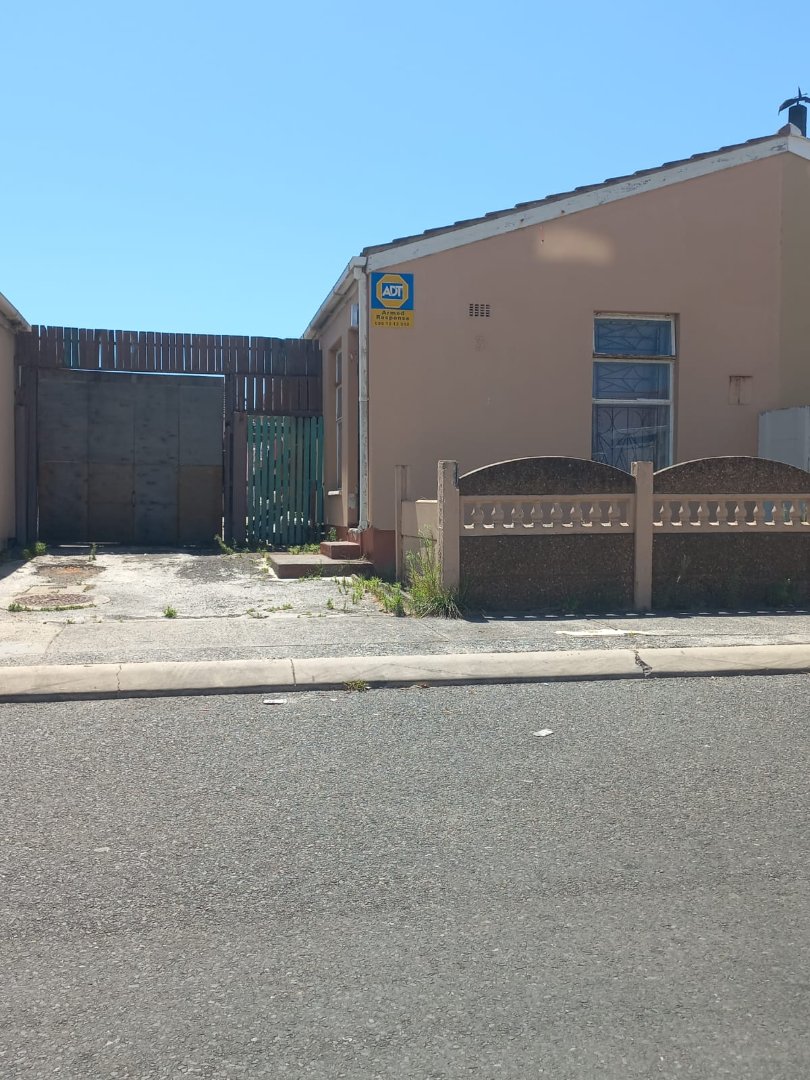  Bedroom Property for Sale in Portlands Western Cape